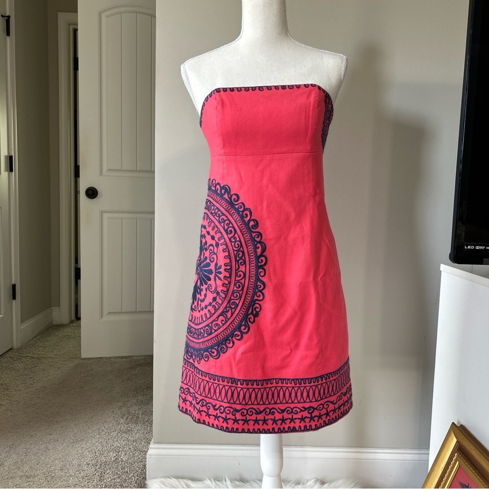 Rare Lilly Pulitzer Elegant Pink Strapless Dress with embroidered Patterns